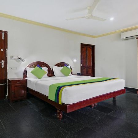 Itsy Hotels The Waters Edge Beach Resort Kovalam Exterior photo